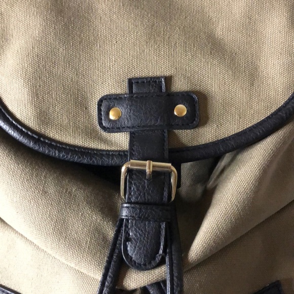 Backpack - Picture 2 of 5